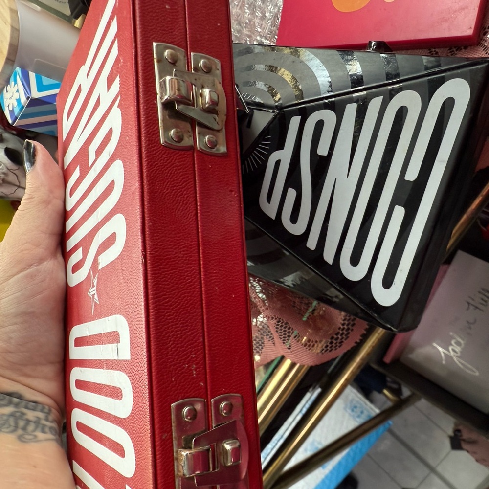 Jeffree Star Blood Sugar Eyeshadow Palette with Bold Colors - Picture 2 of 2